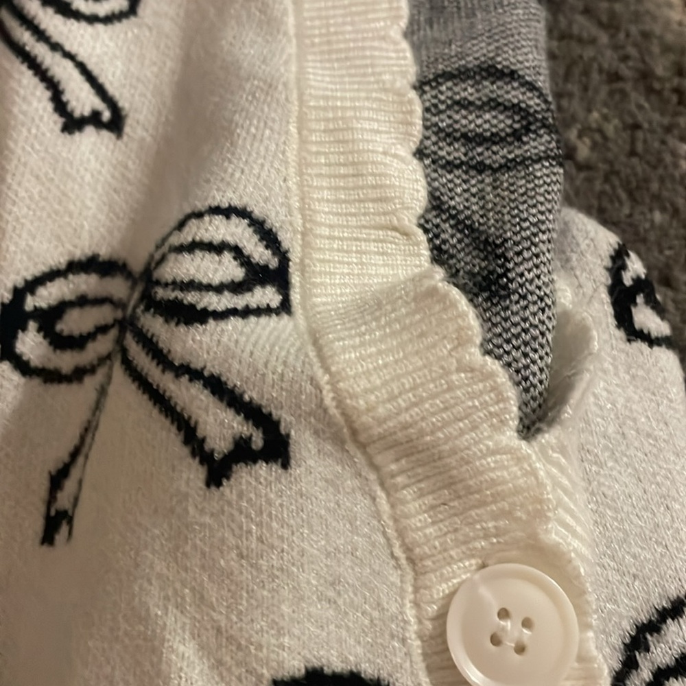 darling Black and white bow button up sweater - Picture 5 of 5